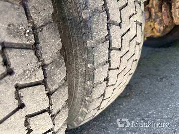 Maskinlastbil Volvo FL612 4X2 med ramper 16 of 27