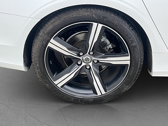 Volvo V90 30 of 30