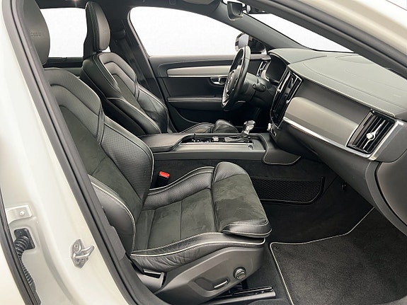 Volvo V90 24 of 30