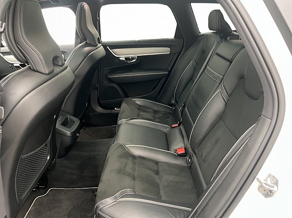 Volvo V90 26 of 30