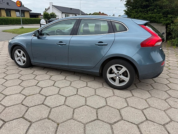 Volvo V40 8 of 11