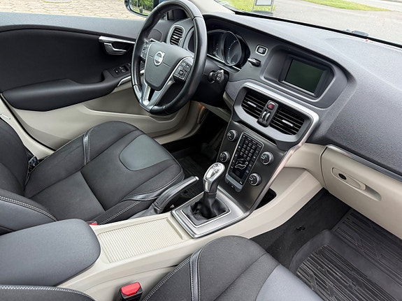 Volvo V40 11 of 11