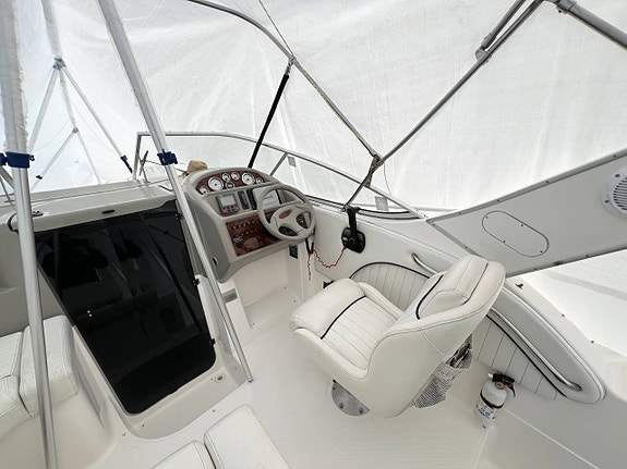 Bayliner 2855 Ciera Sunbridge -99 | Mercruiser 7.4 MPI 4 of 5