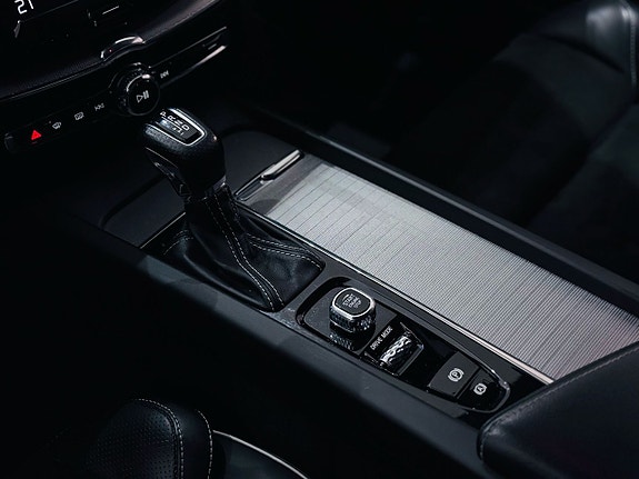 Volvo XC60 13 of 22