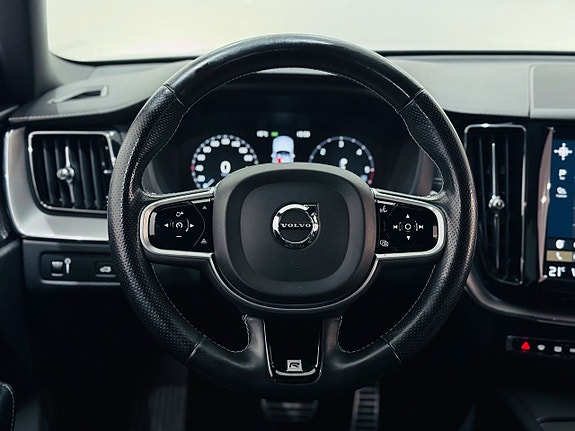 Volvo XC60 19 of 22