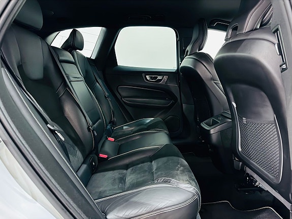 Volvo XC60 8 of 22