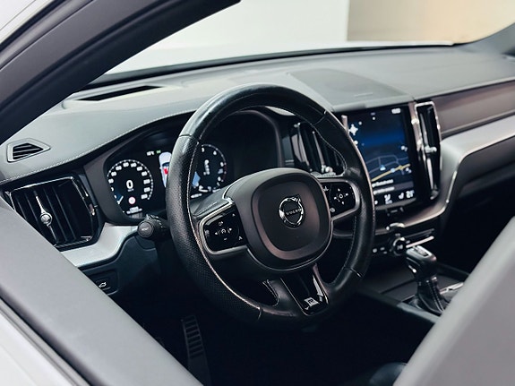 Volvo XC60 10 of 22