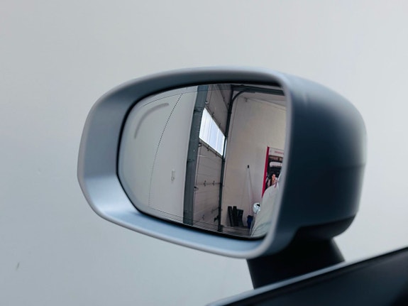 Volvo XC60 12 of 22