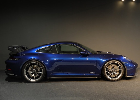 Porsche 911 GT3 2 of 5