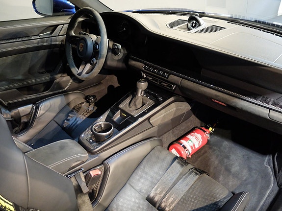Porsche 911 GT3 4 of 5