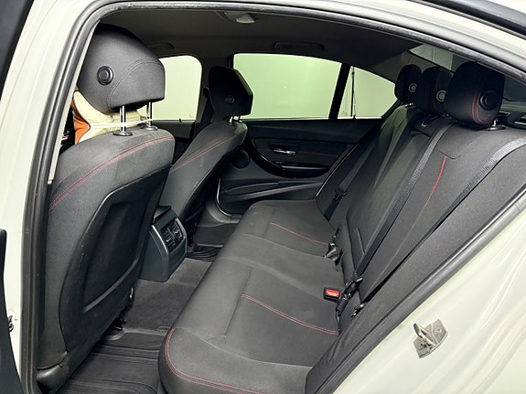 BMW 320d 11 of 19