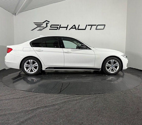 BMW 320d 4 of 19