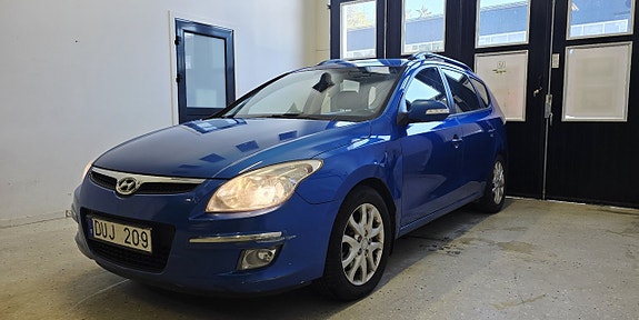 Hyundai i30 2 of 5