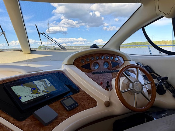 Azimut 46 Fly / 2x Caterpillar 3208 - Välutrustad 22 of 30