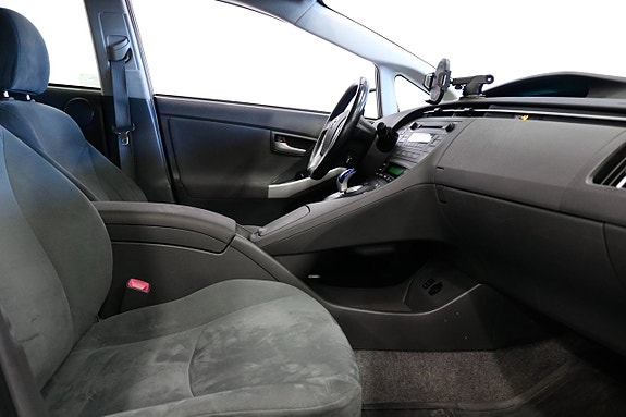 Toyota Prius 8 of 21