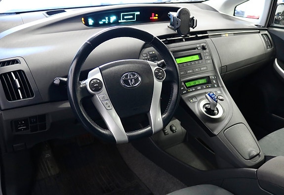 Toyota Prius 11 of 21