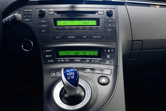 Toyota Prius 16 of 21