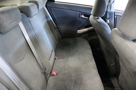 Toyota Prius 9 of 21