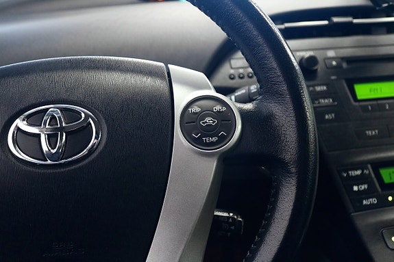 Toyota Prius 12 of 21