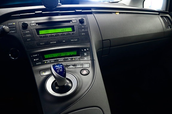 Toyota Prius 15 of 21