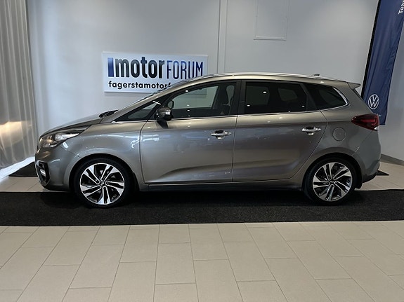 Kia Carens 2 of 5