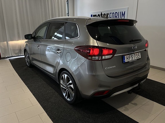Kia Carens 3 of 5