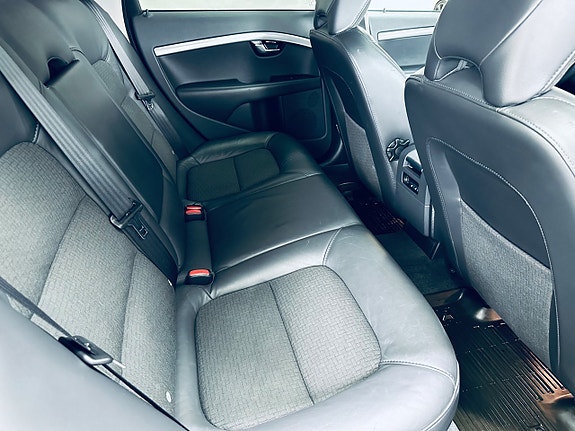 Volvo V70 15 of 16