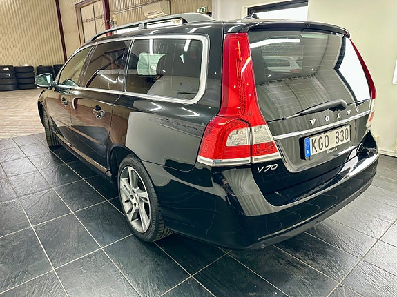 Volvo V70 6 of 16