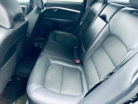 Volvo V70 13 of 16