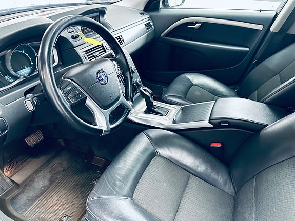 Volvo V70 11 of 16