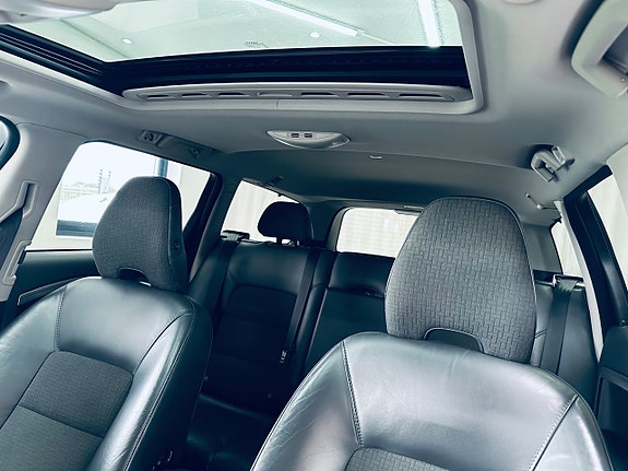 Volvo V70 12 of 16