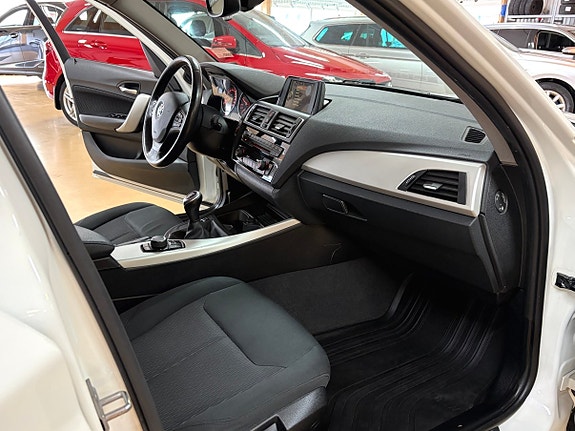 BMW 118d 18 of 27