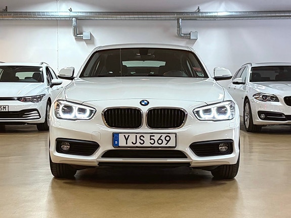 BMW 118d 4 of 5
