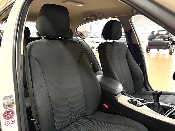 BMW 118d 17 of 27