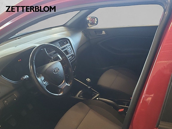 Hyundai i20 8 of 13