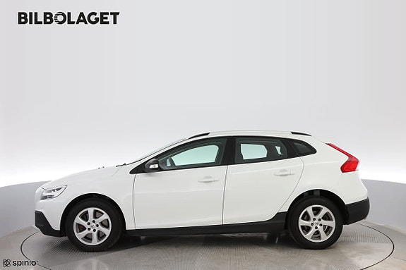Volvo V40 Cross Country 2 of 5