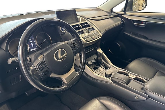 Lexus NX300h 6 of 10