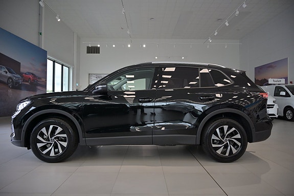 Volkswagen Tiguan 7 of 27