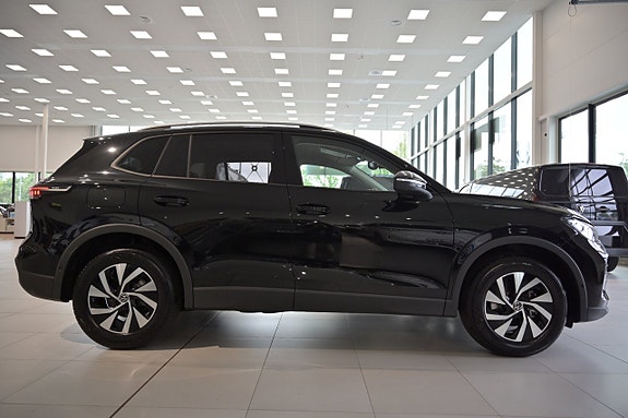 Volkswagen Tiguan 6 of 27