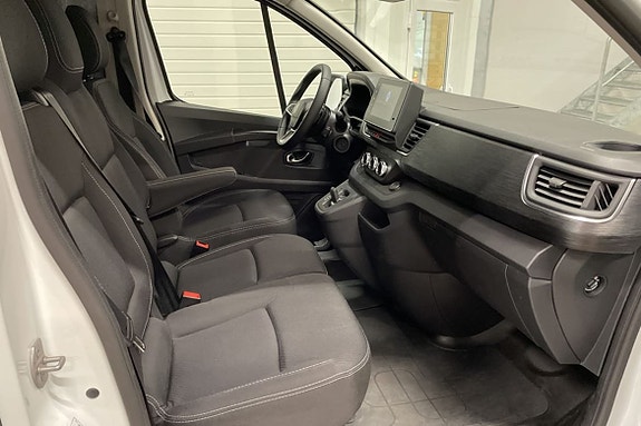 Renault Trafic 7 of 16