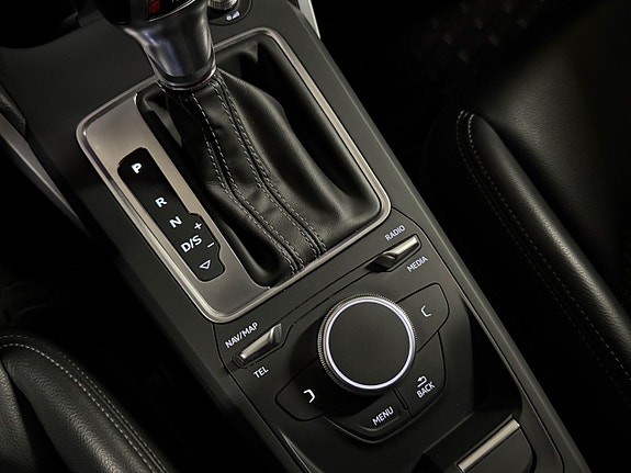 Audi SQ2 20 of 25