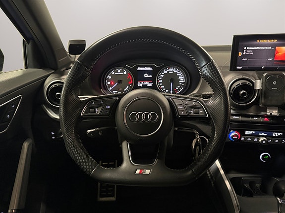 Audi SQ2 14 of 25