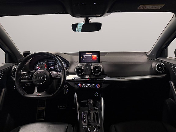 Audi SQ2 13 of 25