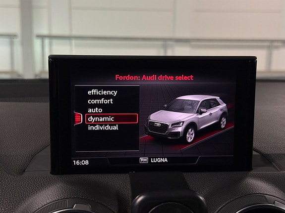 Audi SQ2 18 of 25