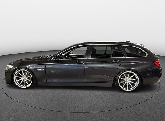 BMW 520d 2 of 5