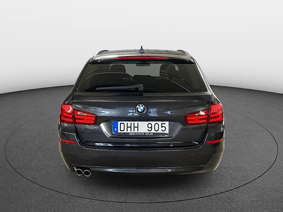 BMW 520d 4 of 5
