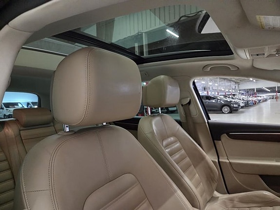 Volkswagen Passat Alltrack 5 of 5