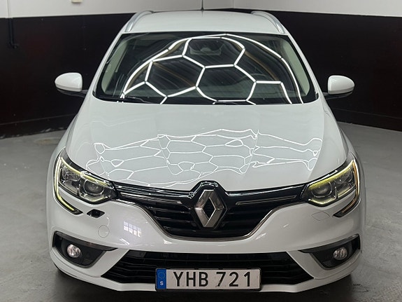 Renault Megane IV 3 of 5
