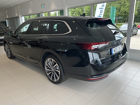 Skoda Superb 3 of 5
