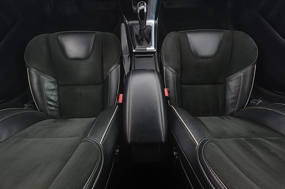 Volvo V40 9 of 16